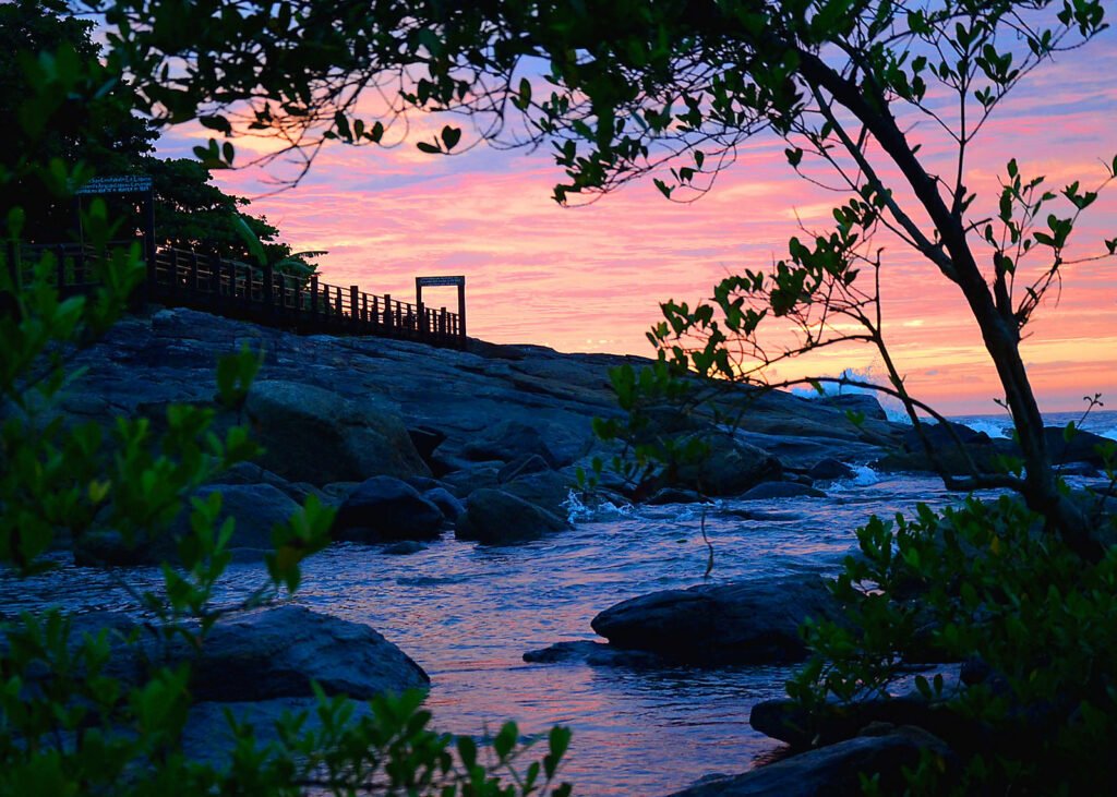 Pôr do sol na Passarela de Anchieta