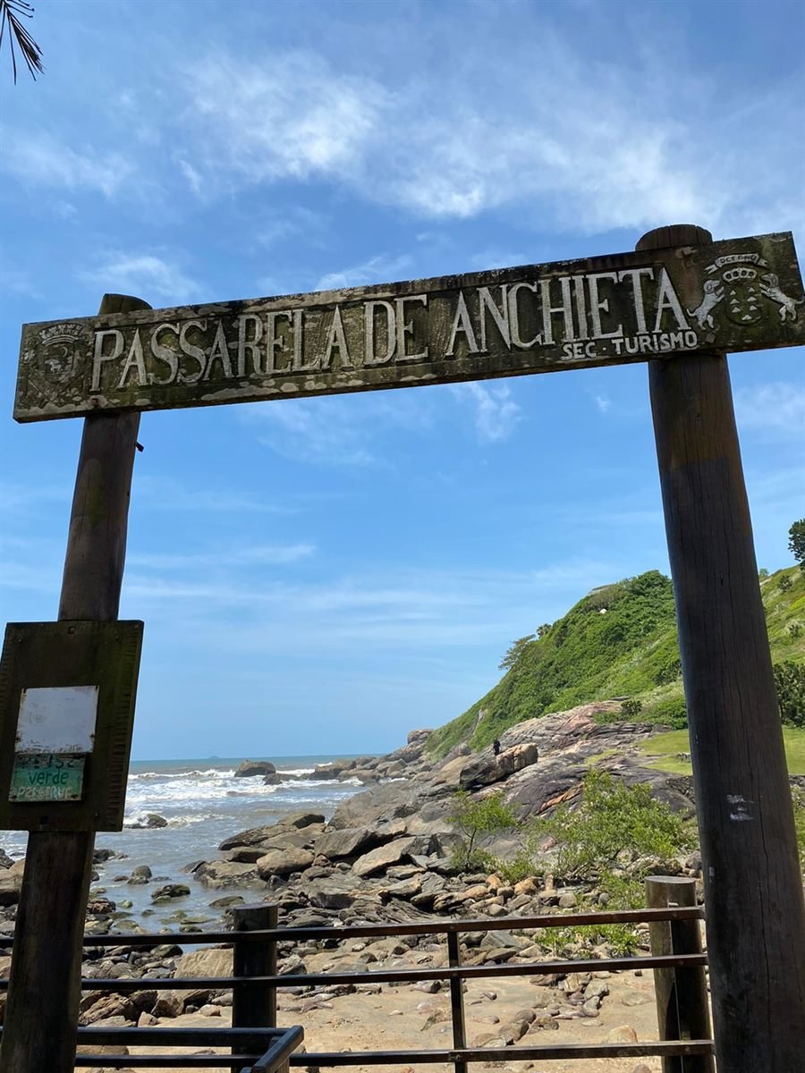 Placa de entrada da Passarela de Anchieta